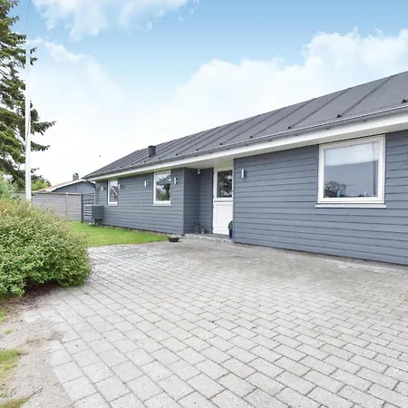 Four-bedroom In Hébergement de vacances