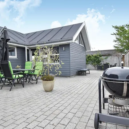Holiday home Awesome In With Wifi