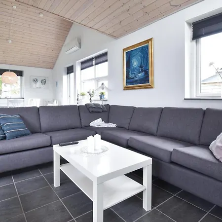 Four-bedroom In Hébergement de vacances *